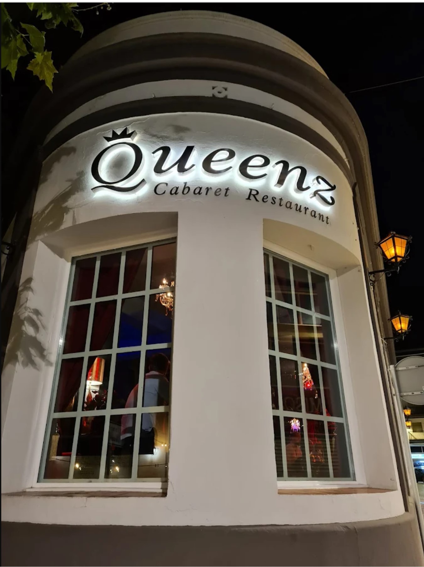 queenzcabaretrestaurant
